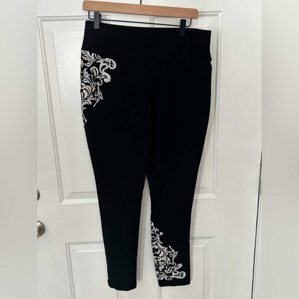 INC from Macy’s Gorgeous black leggings with white silver appliqué size 12